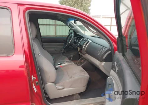 2014 Toyota Tacoma Base V6 z USA, uszkodzony, nr VIN 3TMLU4EN6EM141706